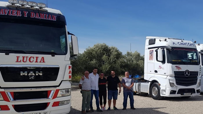 Un centenar de camiones de distintas épocas se citan en Albox