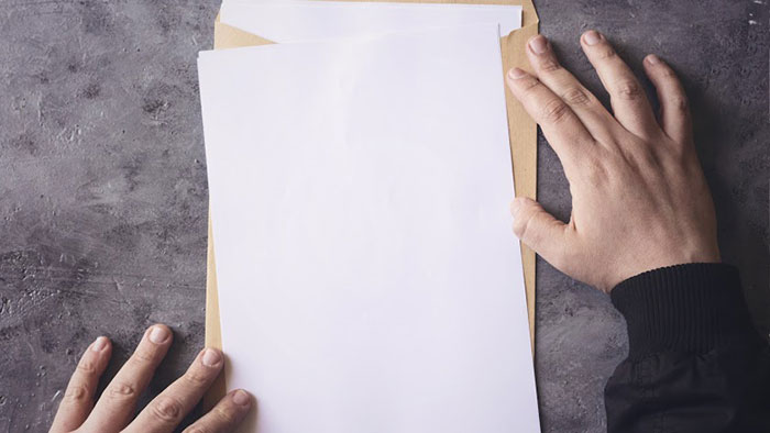 El Coronel ‘sí’ tiene quien le escriba: poemas en los buzones de Albox